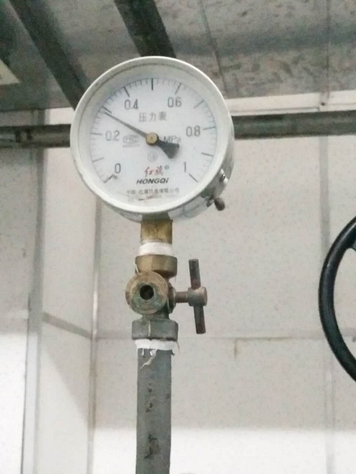北京卓明大廈兩台22改一台30千瓦，理論節電路40％實際節電路50％